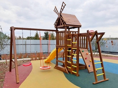 Детская деревянная площадка для дачи с бесшовным покрытием