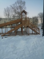 Зимняя горка Snow Fox 12м. с двумя скатами разной длины(две лестницы)